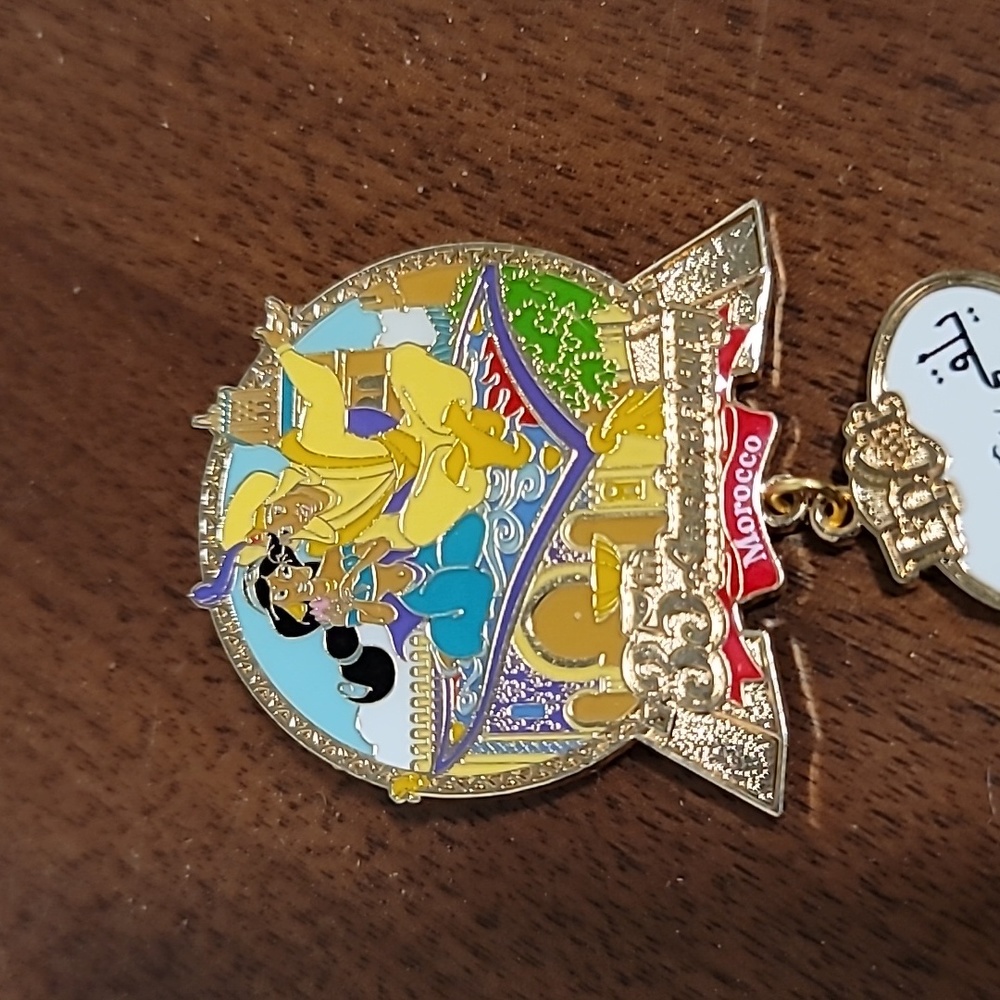 RARE Aladdin and Jasmine Pin